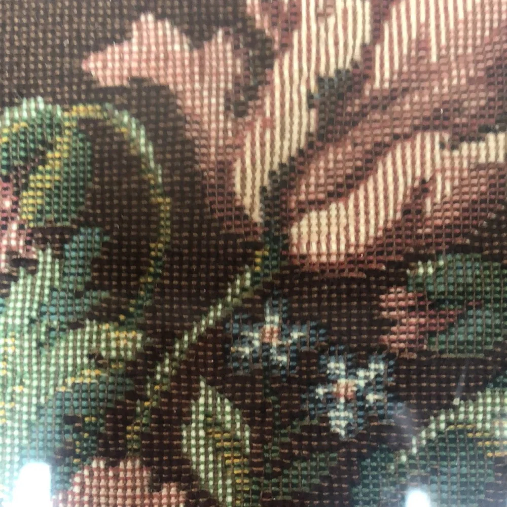 Tapestry framed under glass, multicolored features a lovely floral pattern - Picture 7 of 11